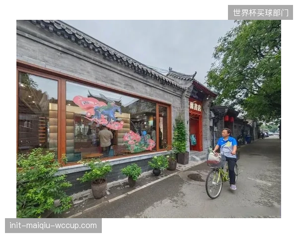 嵌入社区的“小而美”体育零售店，将凭借其便利性和服务半径，切割大型商超的市场份额